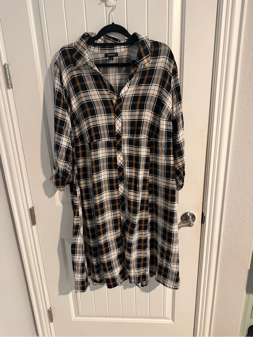 Torrid Plaid Shirt Dress Size 3 (3X) Black White Tan Roll Tab Sleeves